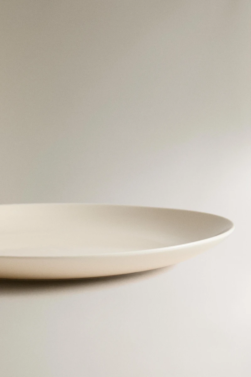 PLAIN STONEWARE DESSERT PLATE