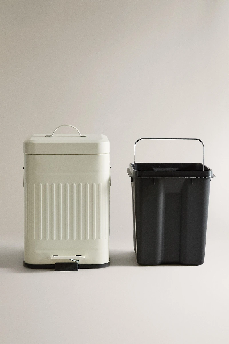 MINI KITCHEN TRASH CAN