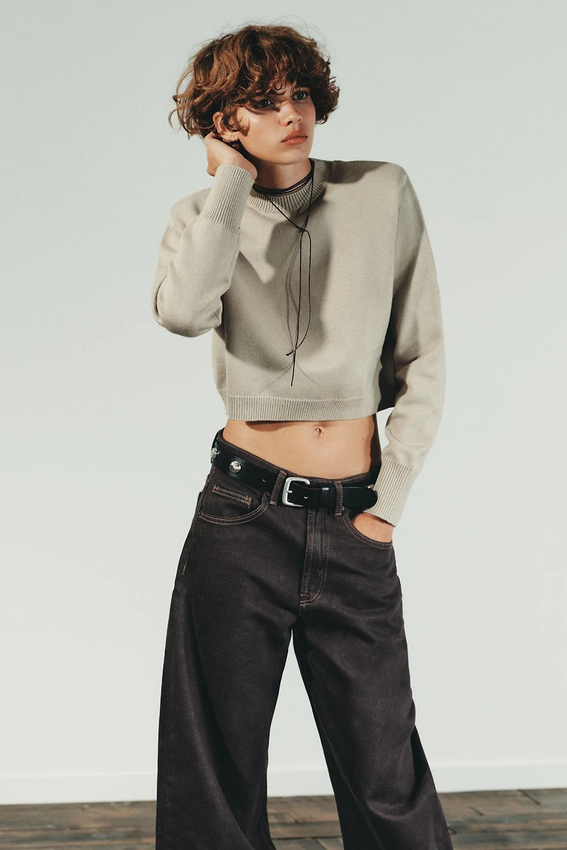 SHOULDER PAD CROPPED KNIT SWEATER