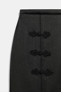 SATIN EFFECT FROG FASTENING SKIRT ZW COLLECTION