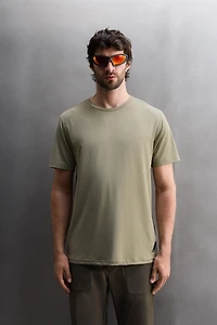 BASIC TECHNICAL T-SHIRT
