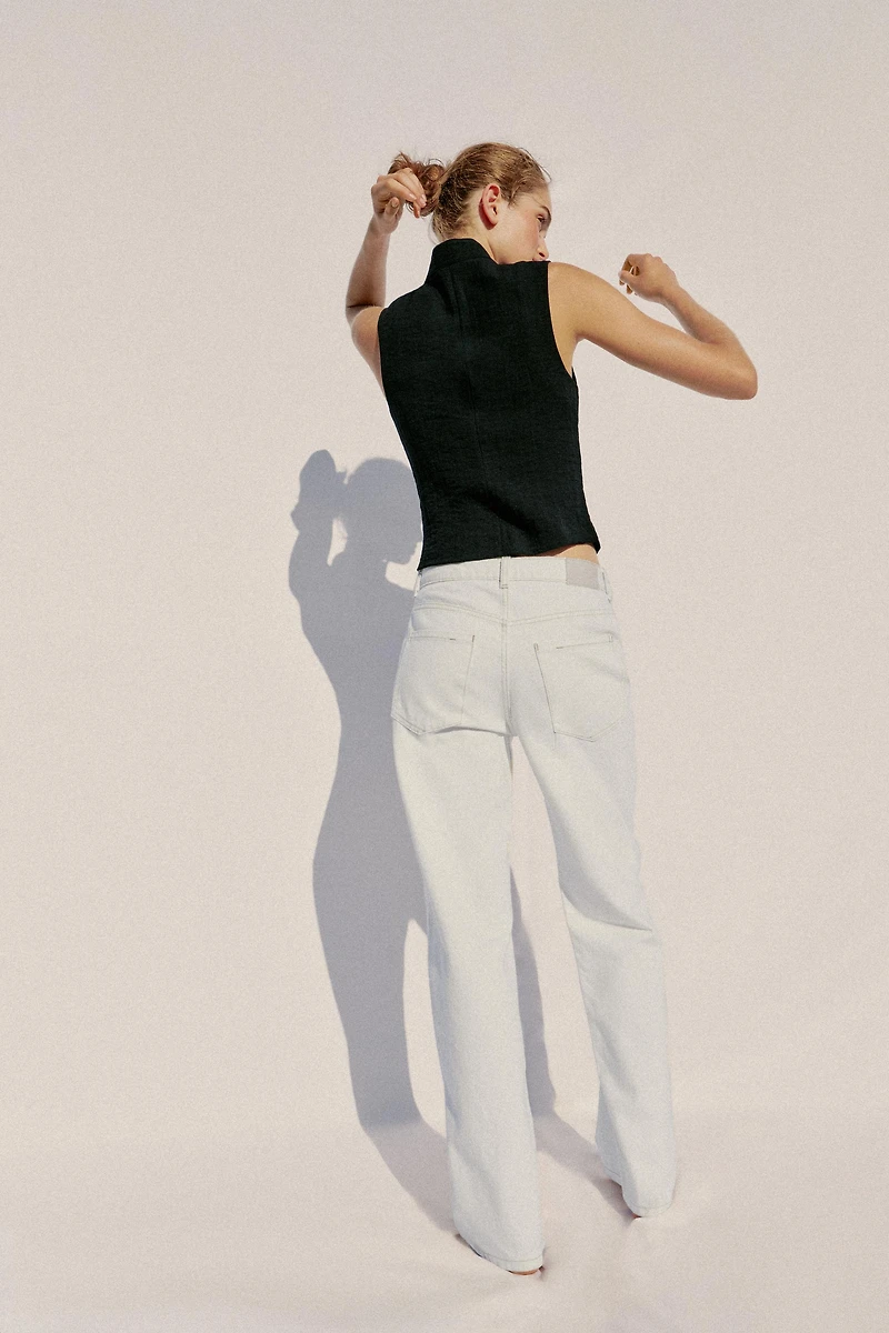 SLEEVELESS BUTTON SHIRT