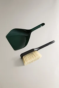 BRUSH AND DUSTPAN SET