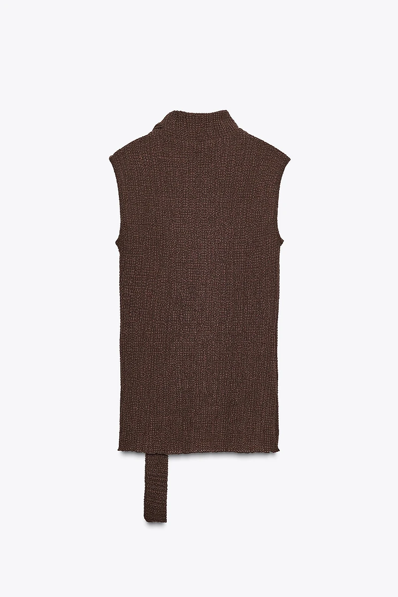 TEXTURED SCARF TOP