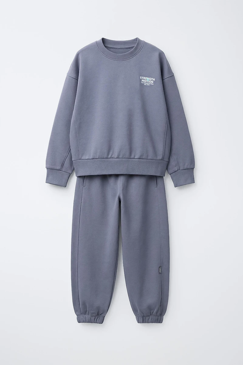 SWEATSHIRT AND JOGGER PANTS SET WITH TEXT