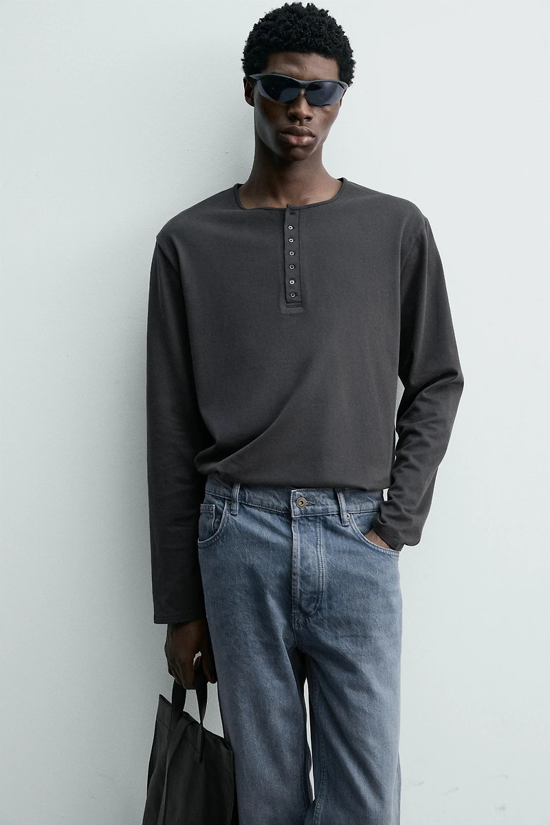 HENLEY NECK T-SHIRT