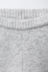 EMBROIDERED FLORAL KNIT PANTS