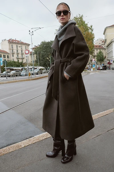 SOFT HIGH-NECK BELTED COAT