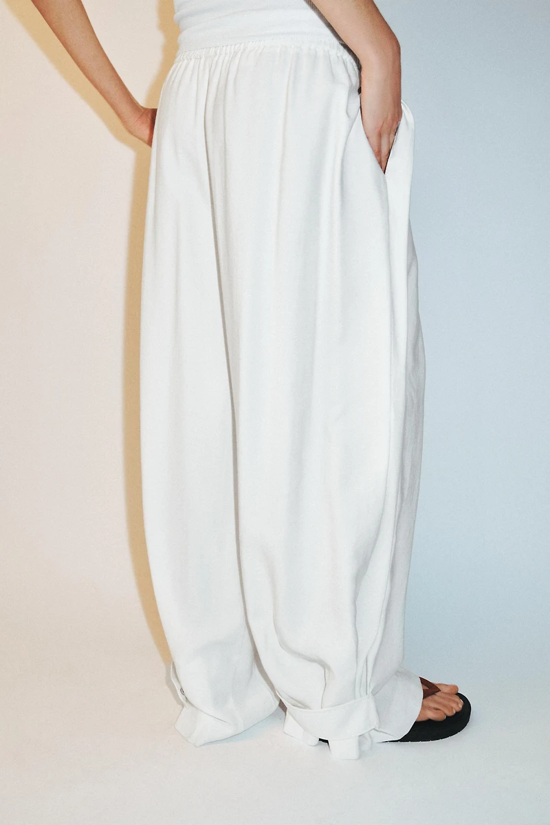 PANTALON FLUIDE À BAS AJUSTABLE