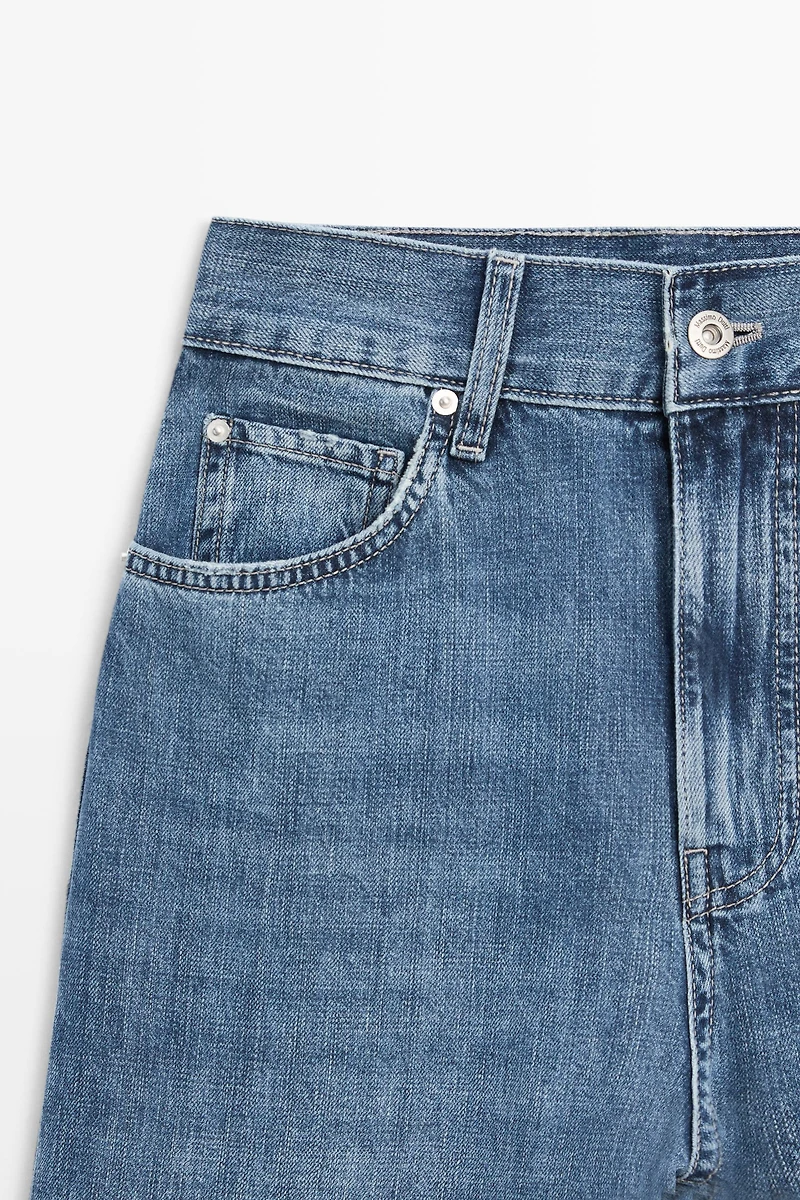 High-waist wide-leg jeans