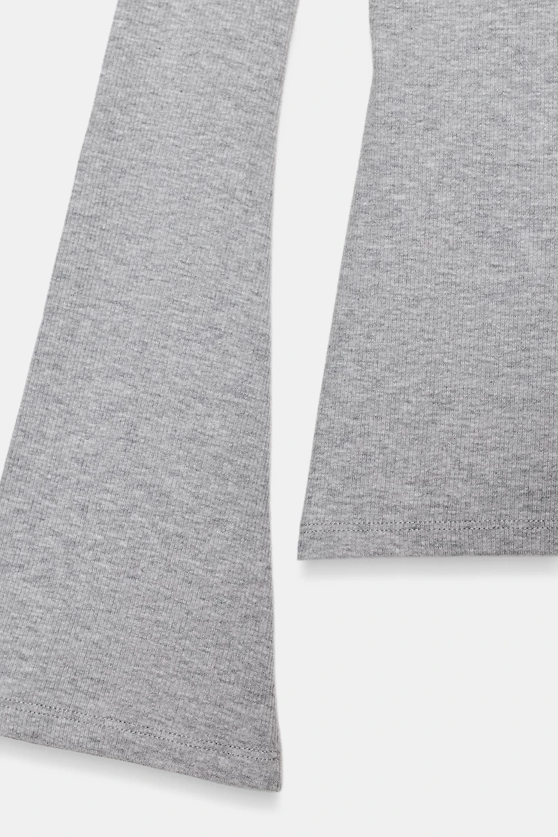RIB TOP WITH FLARED SLEEVES