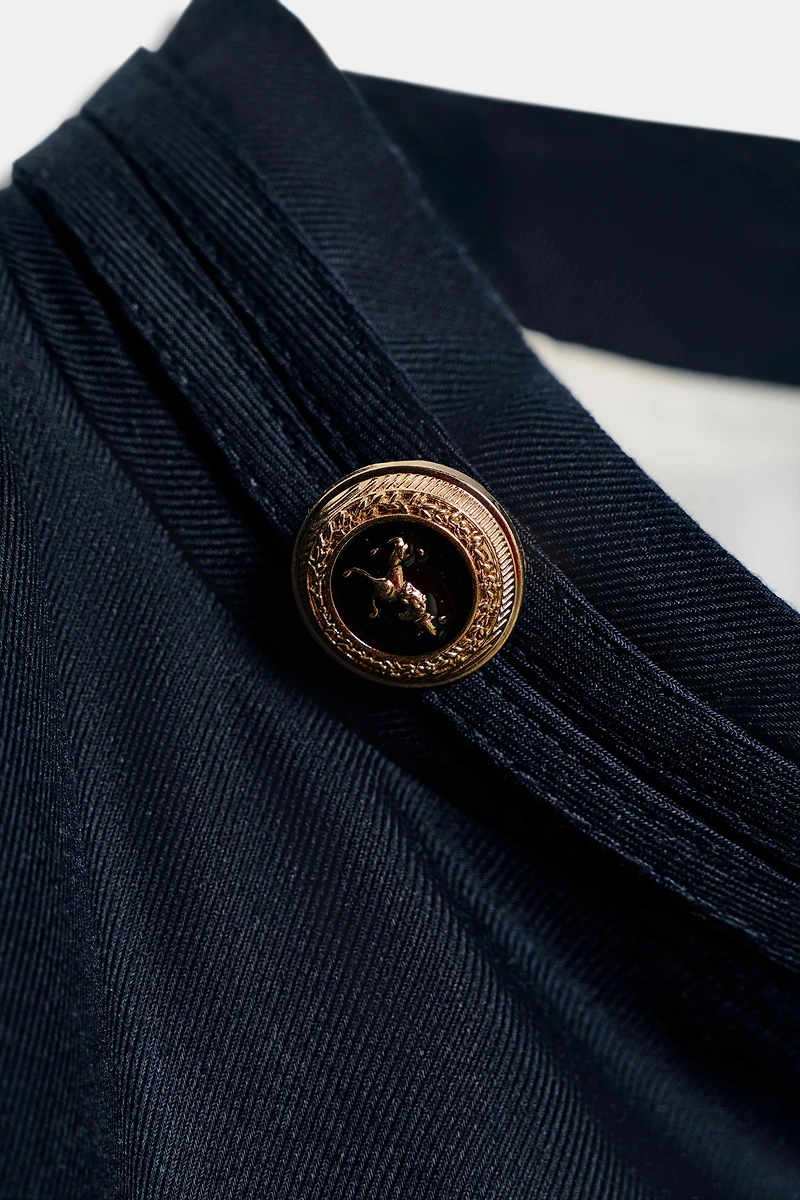 VESTE AJUSTÉE BOUTON DORÉ