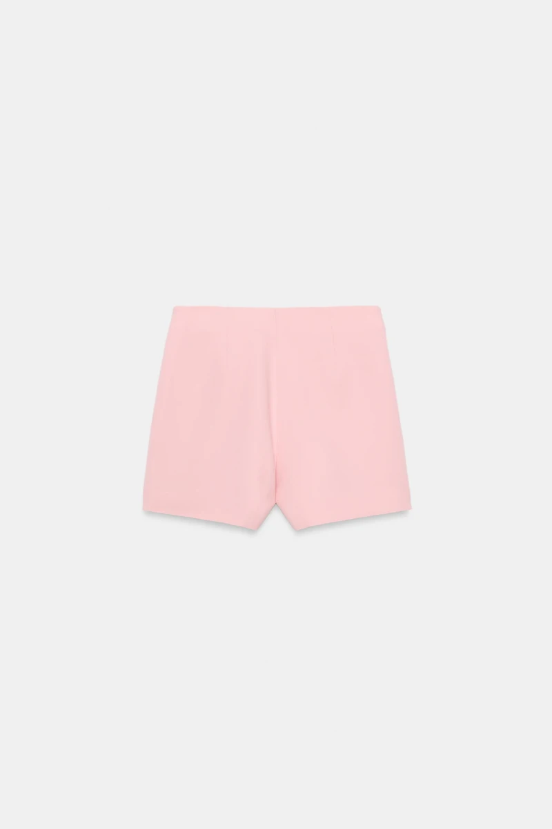 ASYMMETRIC SKORT WITH APPLIQUÉ