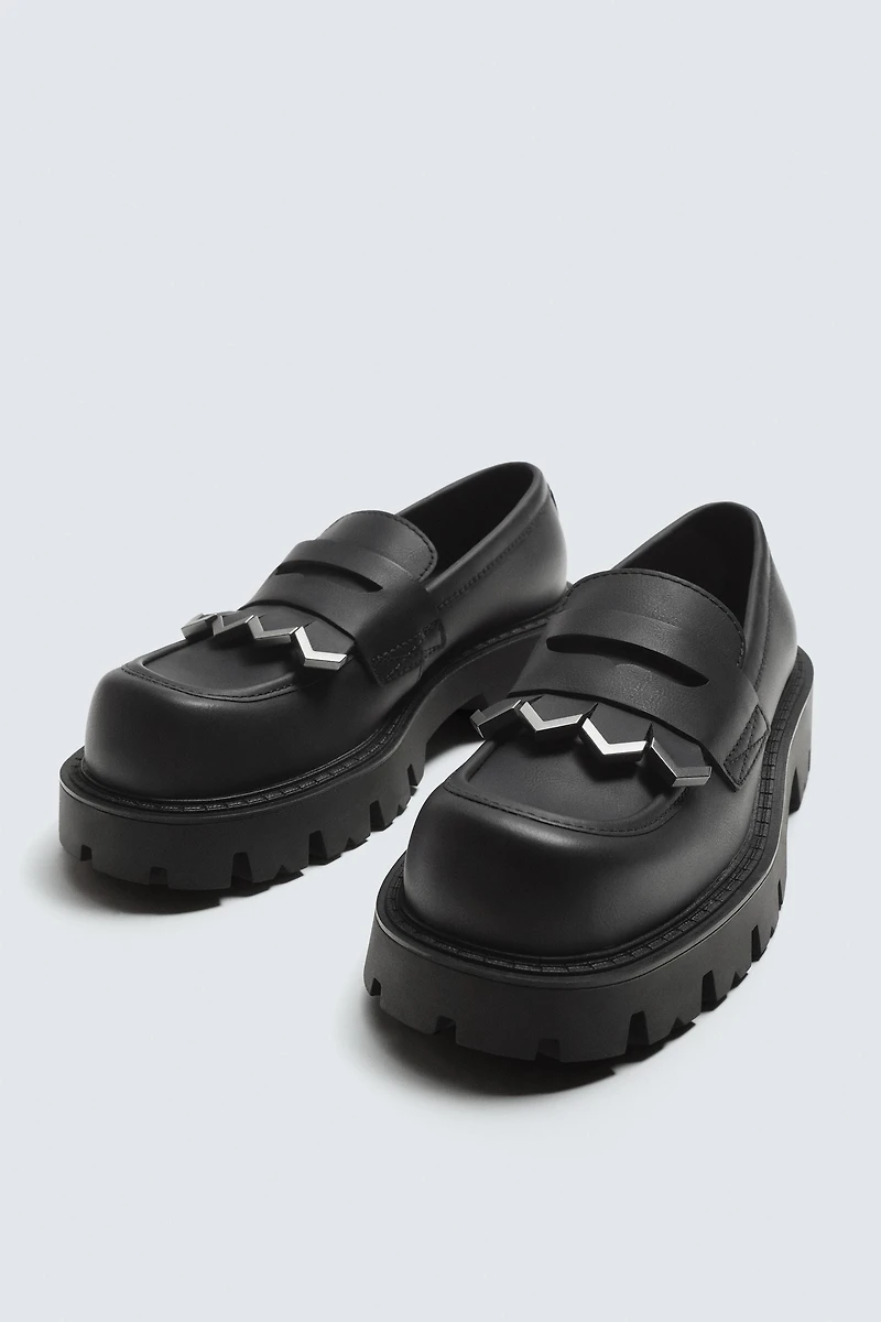 MOCASSIN À SEMELLE ÉPAISSE AVEC FRANGES