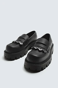 MOCASSIN À SEMELLE ÉPAISSE AVEC FRANGES
