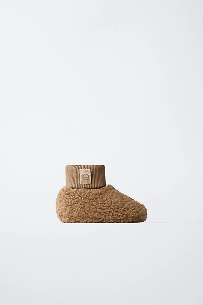 ANIMAL SLIPPERS