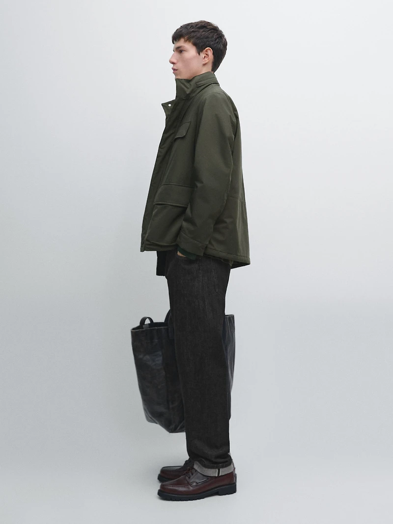 Water-repellent puffer jacket with pockets