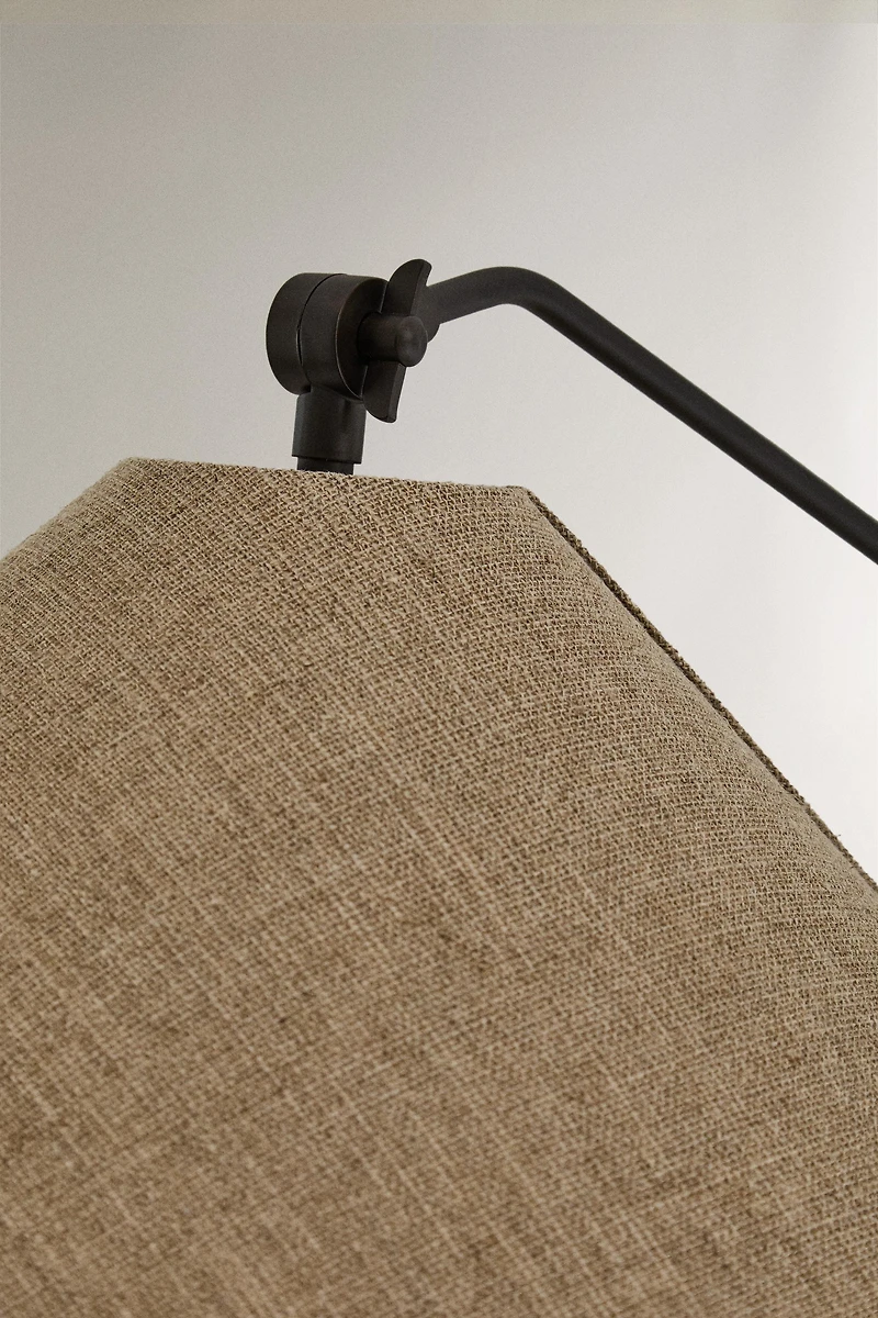 METAL FLOOR LAMP