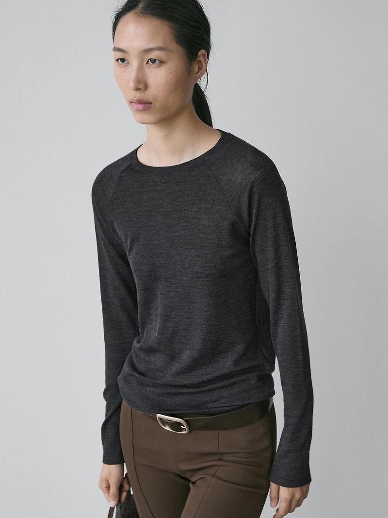 Wool T-shirt with raglan sleeves