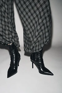 BOTTINES À TALONS FINS