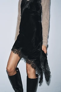 ROBE EN VELOURS AVEC DENTELLE ZW COLLECTION