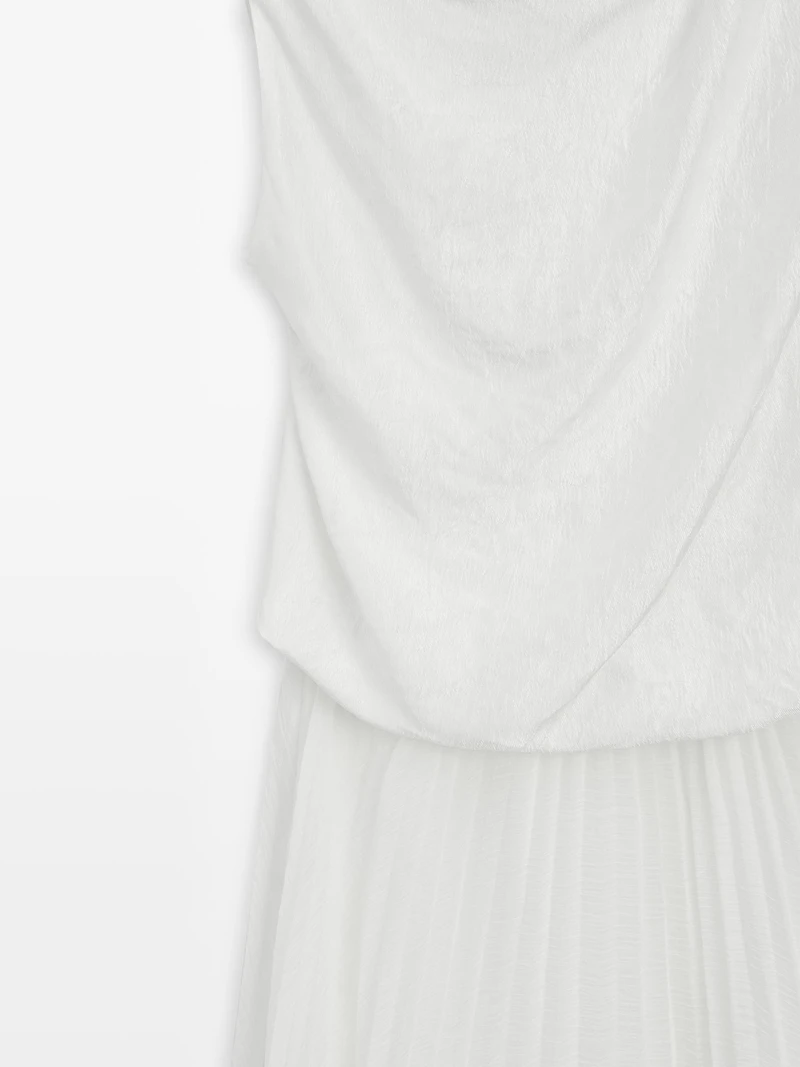 Long matching dress with pleated detail