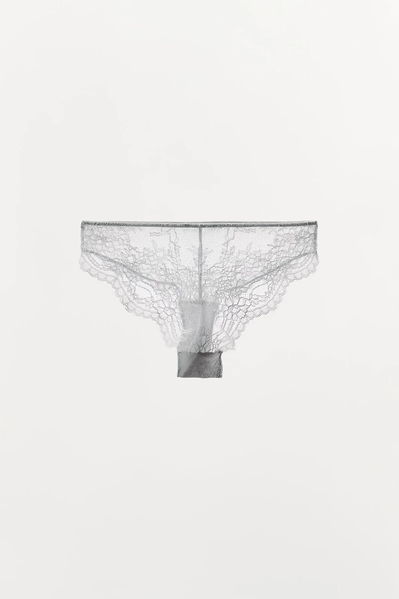 CULOTTE EN DENTELLE