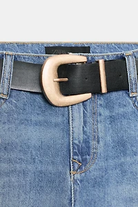Z1975 MID-RISE SLIM FIT BELTED JEANS