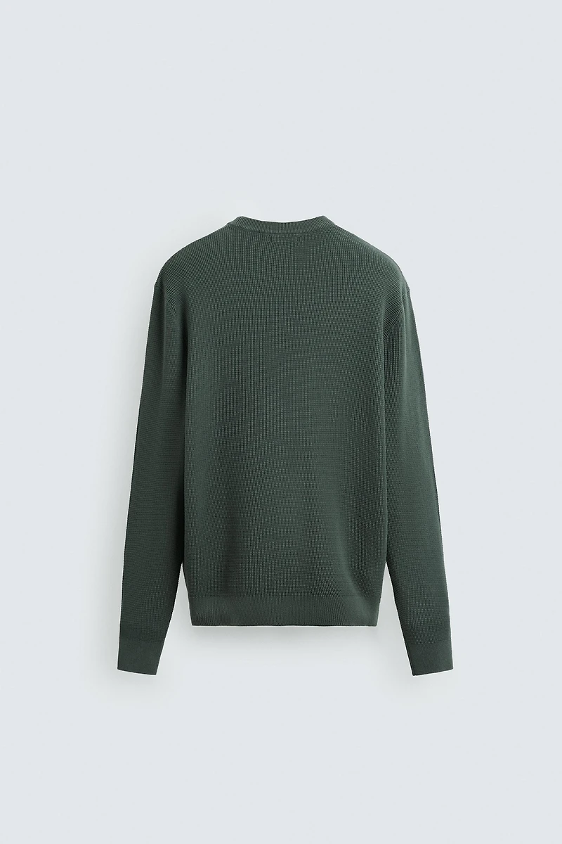 REGULAR FIT TEXTURED SWEATER