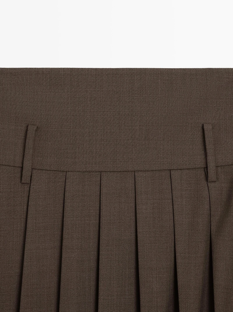 Short box pleat sash skirt