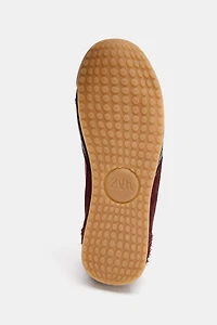 CONTRASTING SNEAKERS