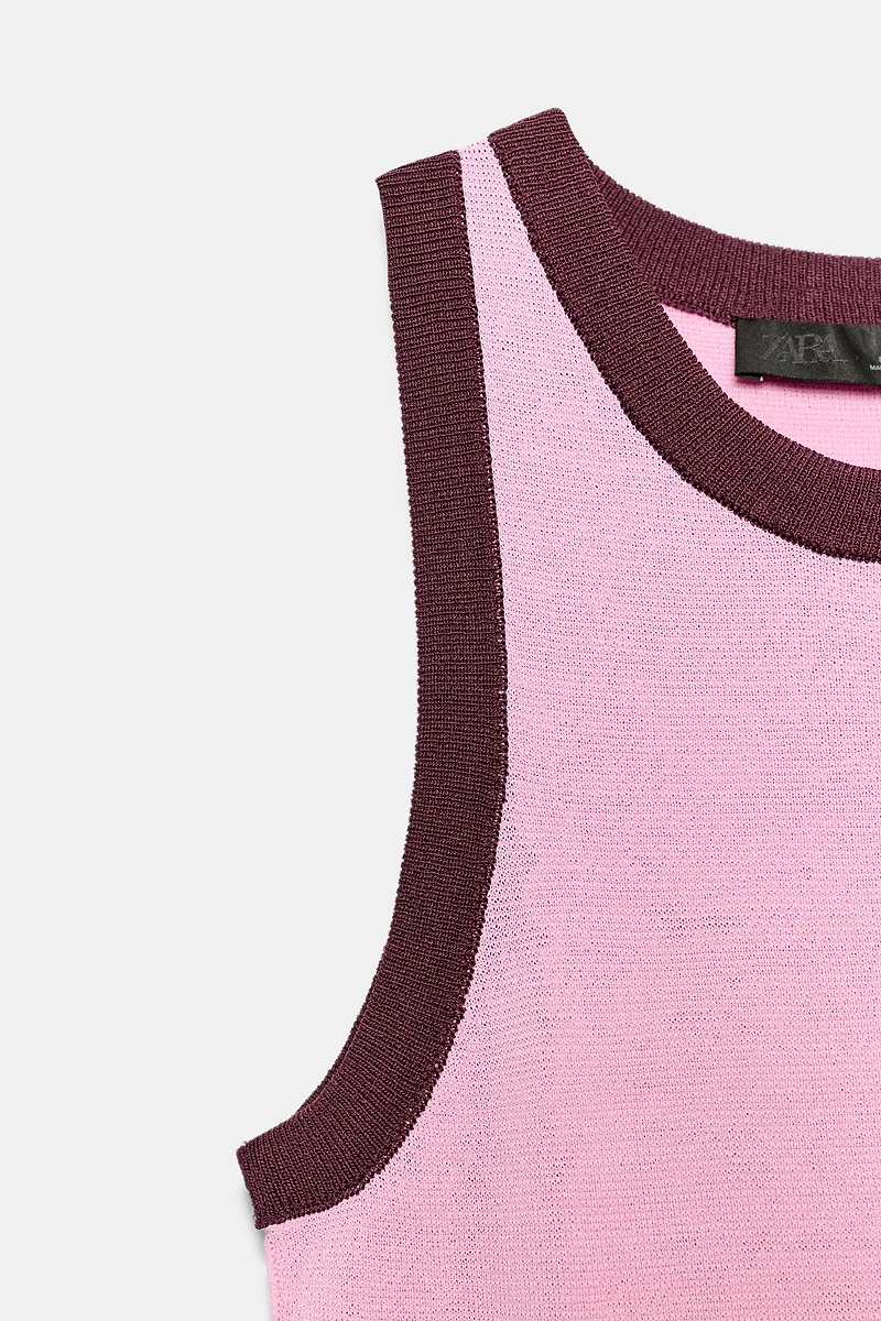 TOP EN MAILLE À ENCOLURE AMÉRICAINE