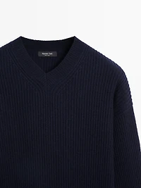 Pull col V en maille de laine mélangée
