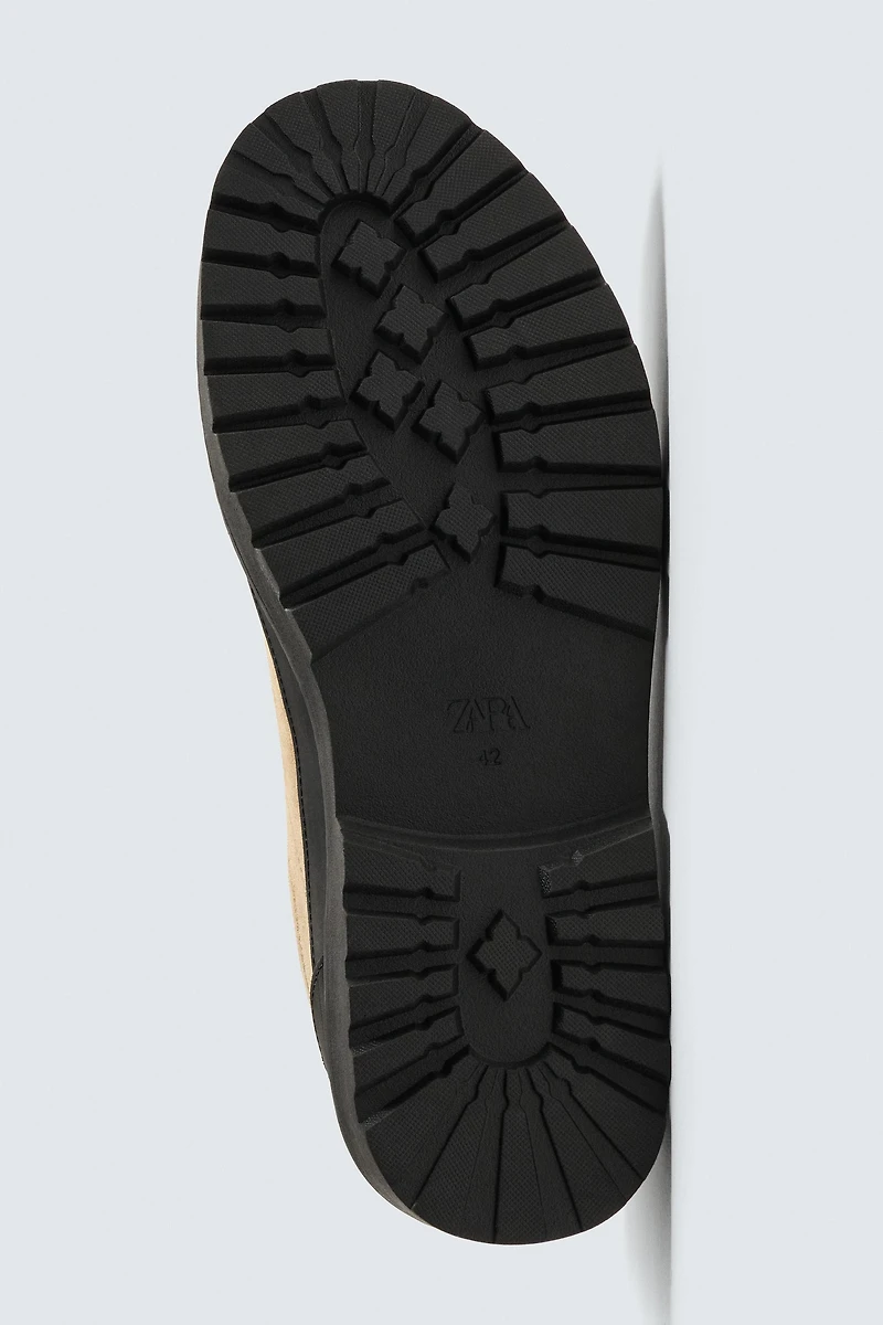 CONTRAST LEATHER SHOES