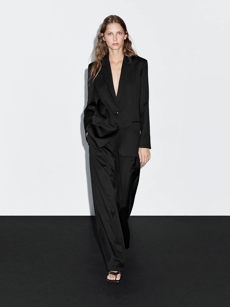 100% extra fine wool two-button blazer