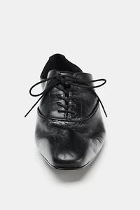 LACED LOW HEEL LEATHER SHOES