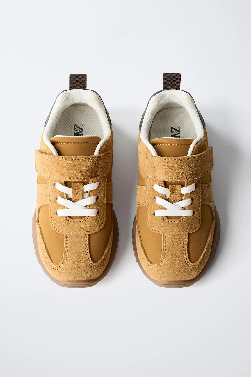 RETRO SNEAKERS