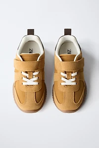 RETRO SNEAKERS