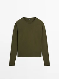 Wool blend knit sweater with crew neck