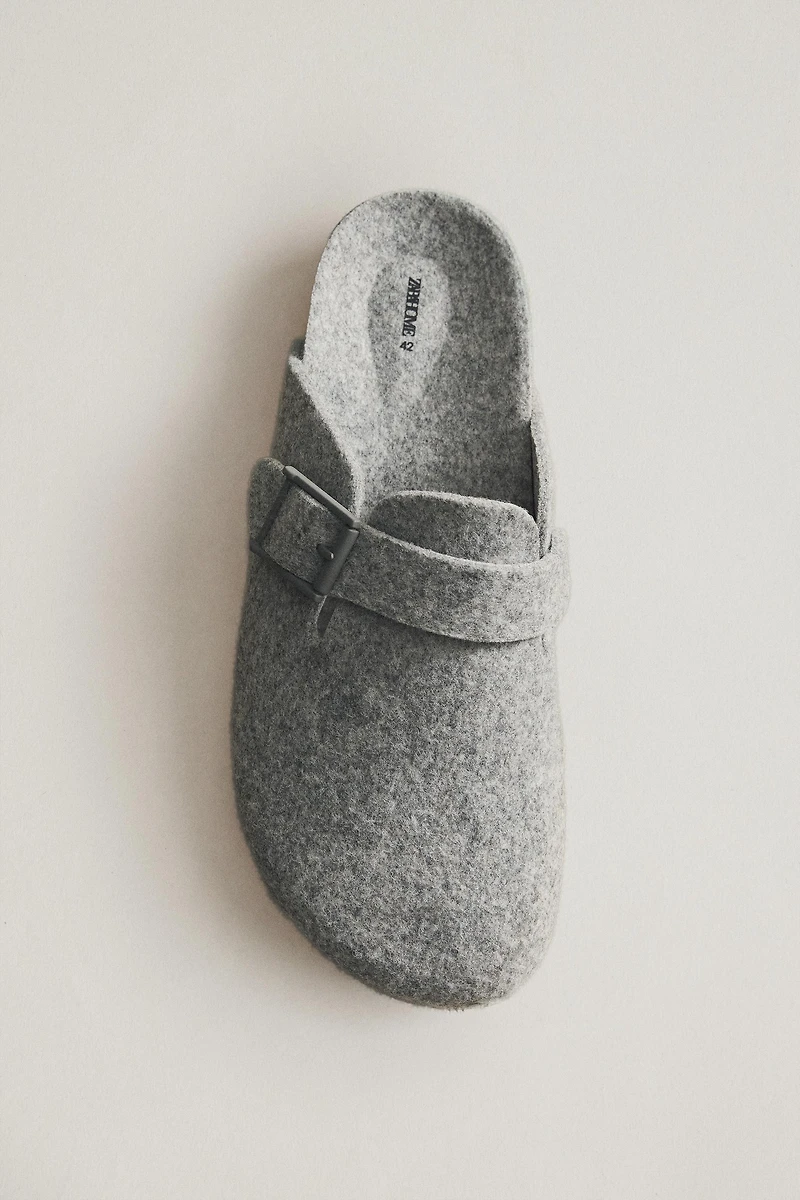 FELT BUCKLED CLOG SLIPPERS