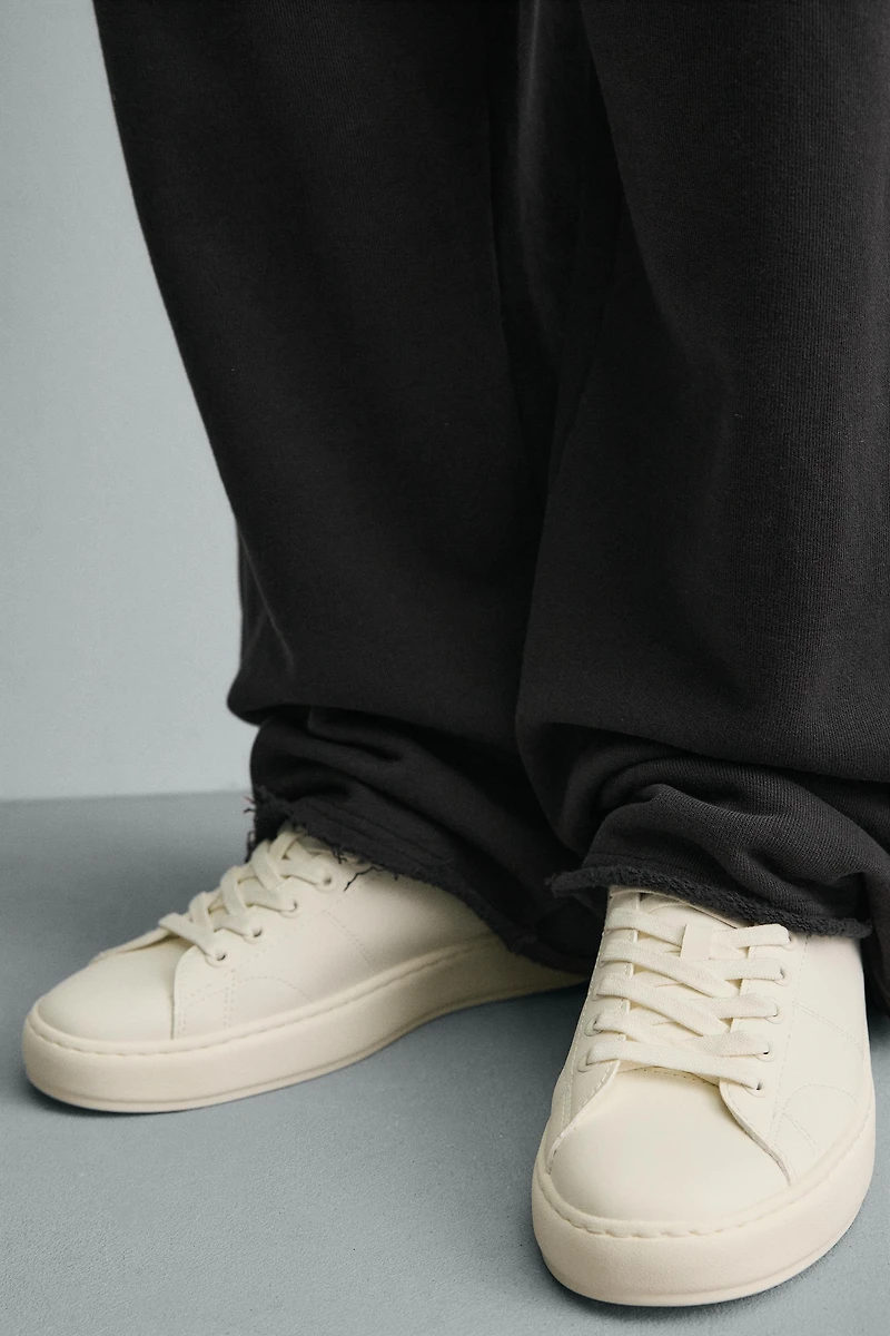 HEEL DETAIL SNEAKERS