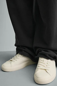 HEEL DETAIL SNEAKERS