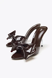 BOW HEELED SANDALS