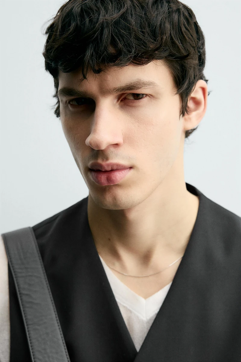 STRUCTURED WOOL VEST