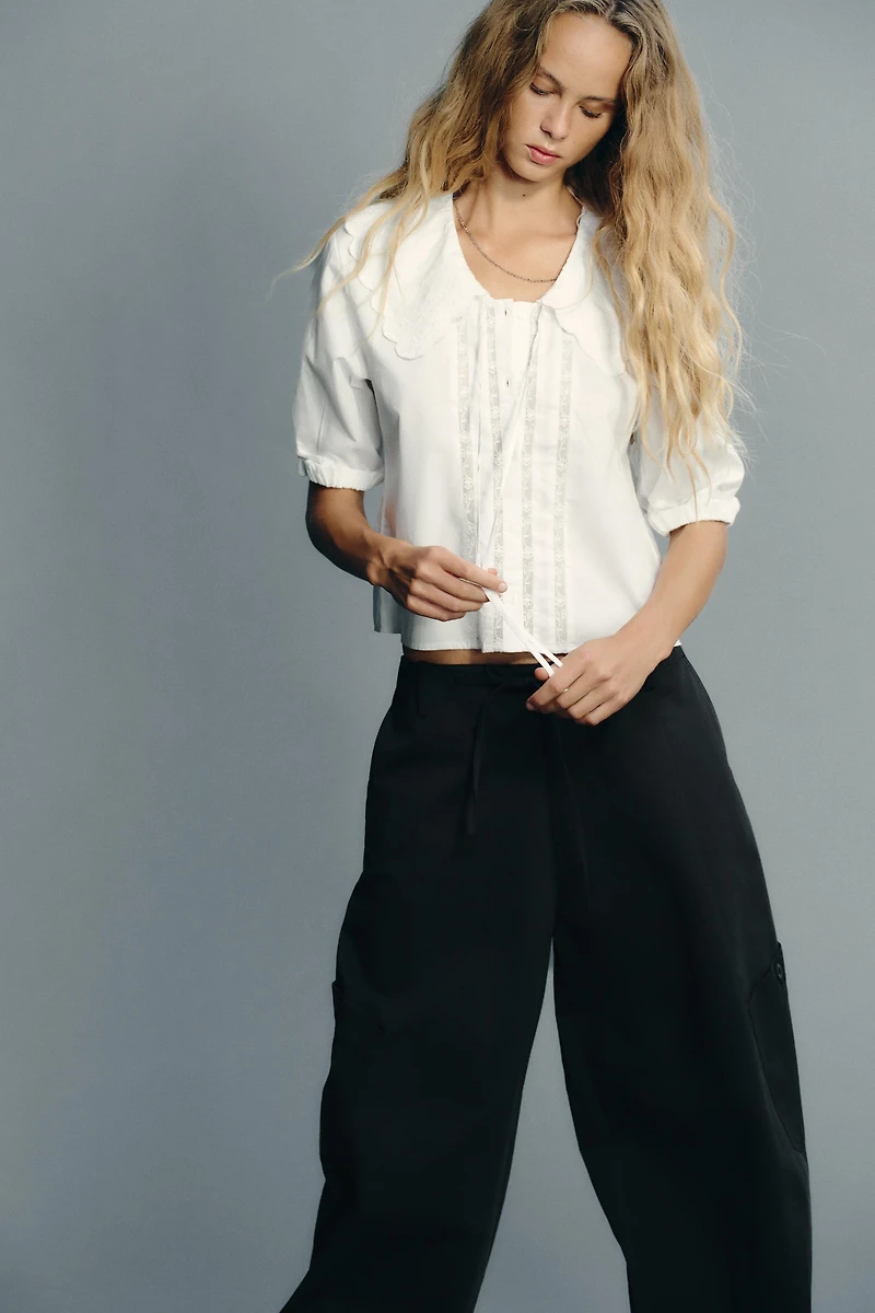 EMBROIDERED PETER PAN COLLAR SHIRT