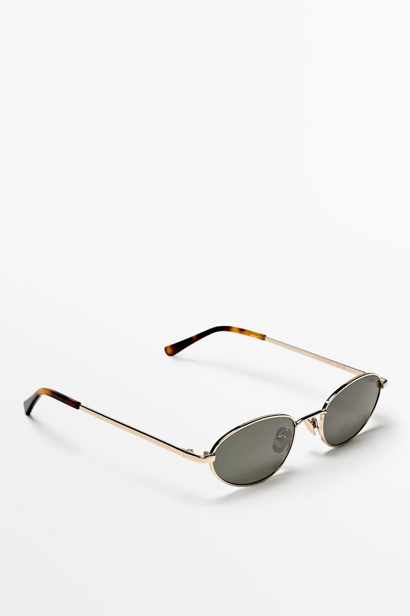 Oval metal sunglasses