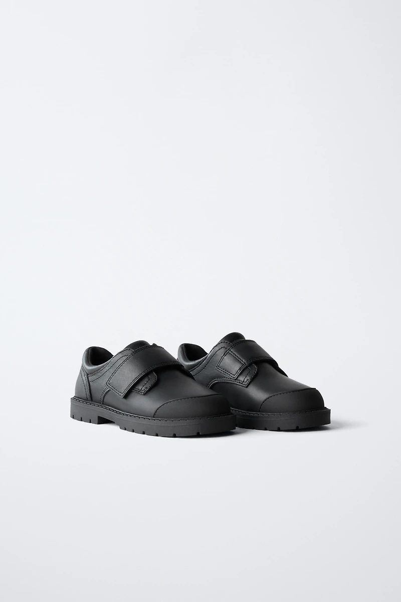CHAUSSURES EN CUIR