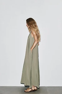 FLOWY MIDI DRESS