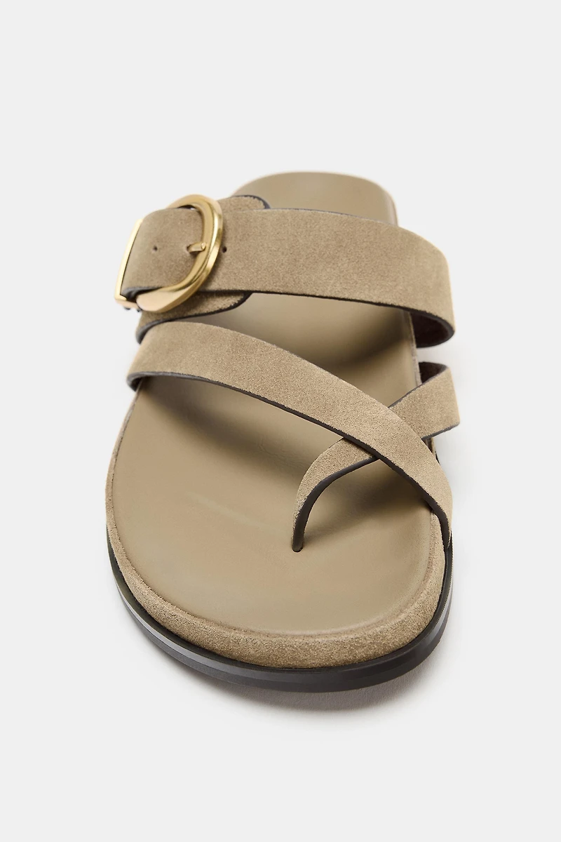 LEATHER BUCKLE SANDALS