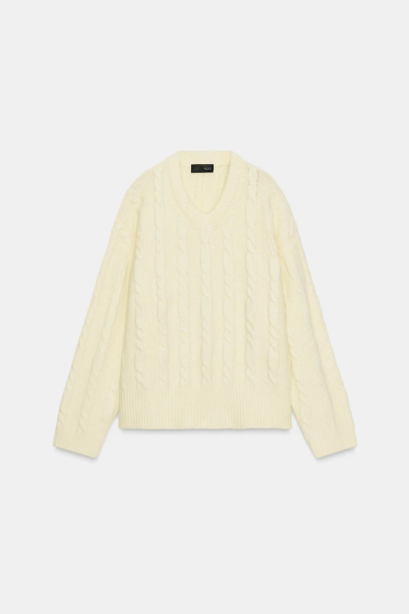 SOFT CABLE KNIT JUMPER